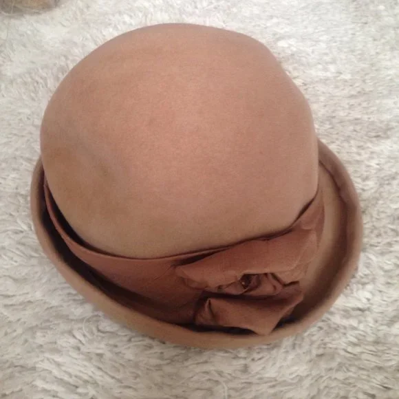 VINTAGE Tan Cloche Bucket Hat